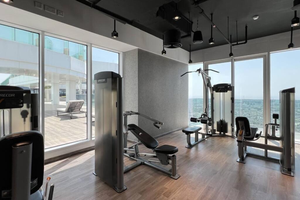Chic 2 Bed Near Trade Centre With 5 Star Amenities Appartement Dubai Buitenkant foto