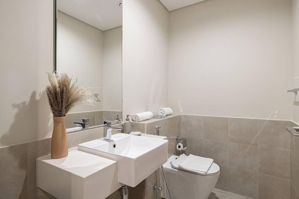 Chic 2 Bed Near Trade Centre With 5 Star Amenities Appartement Dubai Buitenkant foto