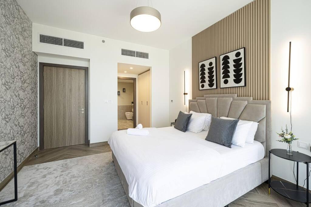 Chic 2 Bed Near Trade Centre With 5 Star Amenities Appartement Dubai Buitenkant foto