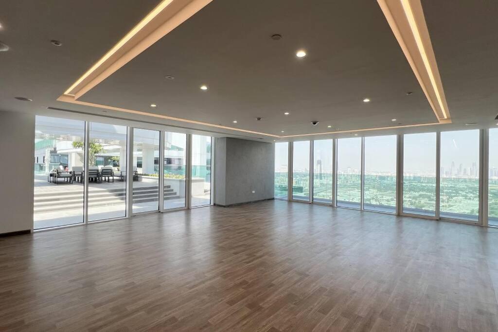 Chic 2 Bed Near Trade Centre With 5 Star Amenities Appartement Dubai Buitenkant foto