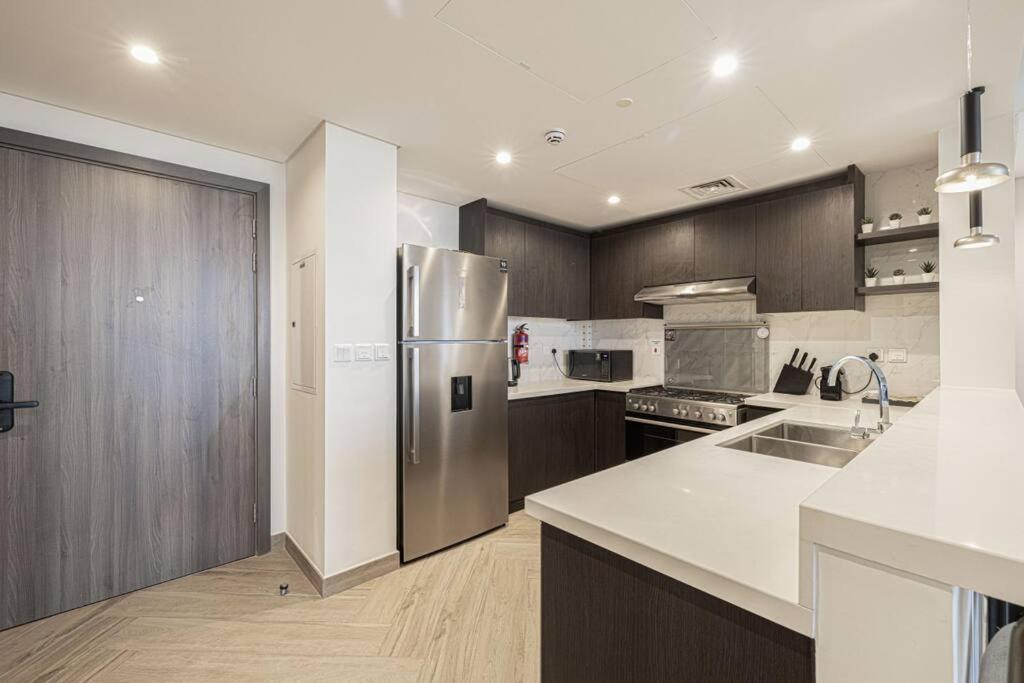 Chic 2 Bed Near Trade Centre With 5 Star Amenities Appartement Dubai Buitenkant foto