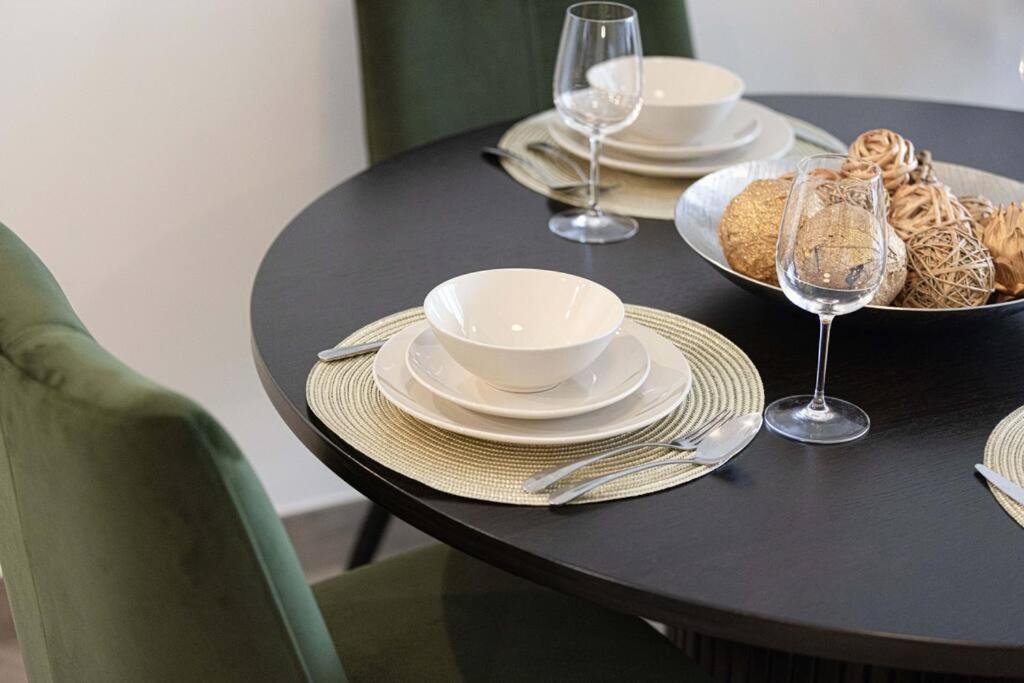 Chic 2 Bed Near Trade Centre With 5 Star Amenities Appartement Dubai Buitenkant foto