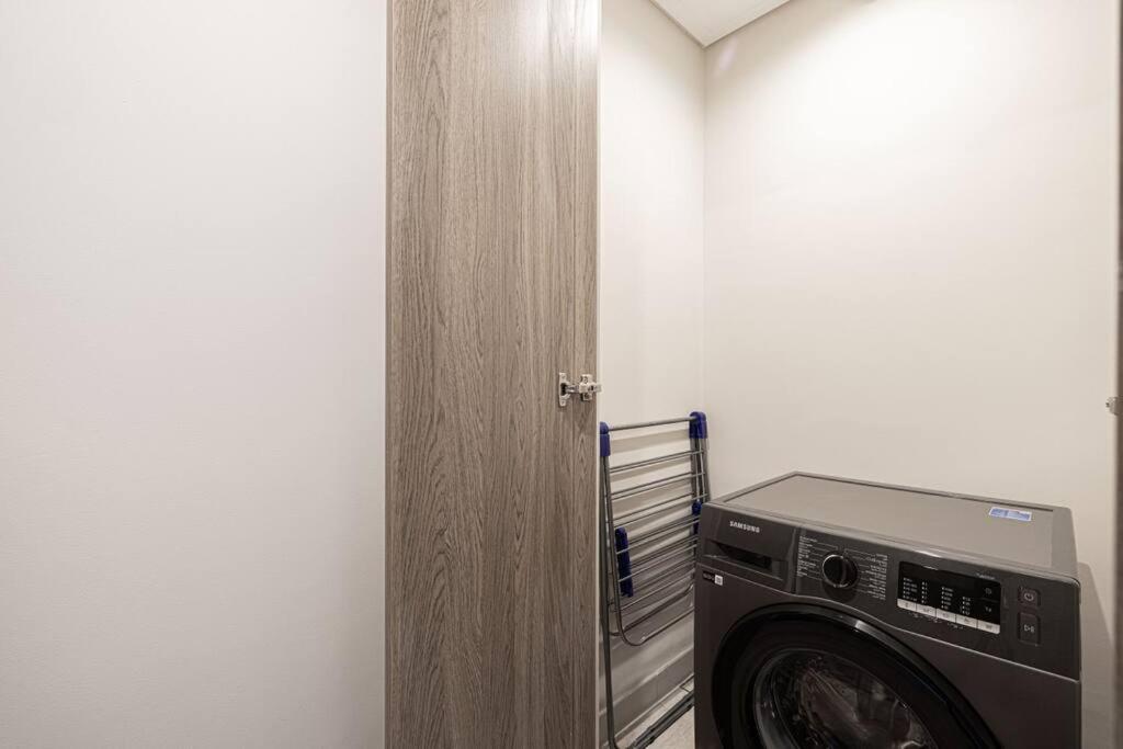 Chic 2 Bed Near Trade Centre With 5 Star Amenities Appartement Dubai Buitenkant foto