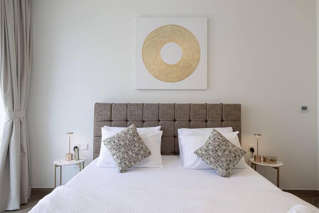 Chic 2 Bed Near Trade Centre With 5 Star Amenities Appartement Dubai Buitenkant foto